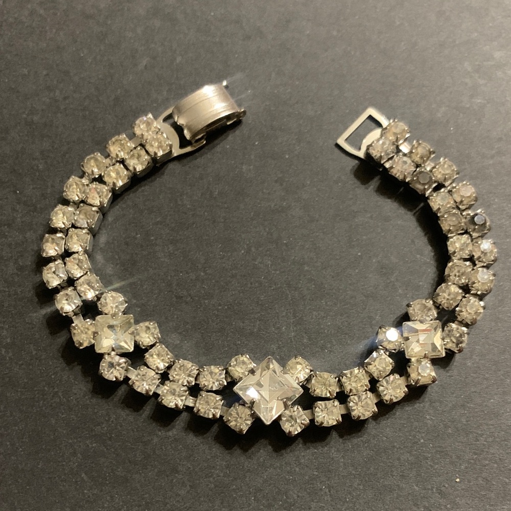 Vintage Clear Rhinestone Bracelet .. large stones